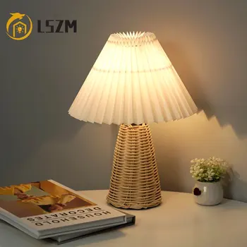 Pilili Masa Lambası Ahşap Sanat Rattan Masa Lambası Oturma Odası Ev Dekorasyon için Üç Renkli LED Ampul Vintage Başucu Lambası Gece Lambası