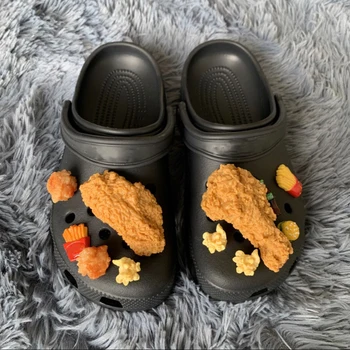 Ayakkabı Dekorasyon Takılar Crocs Yaratıcı Komik Tavuk Hamburger DIY Aksesuarları Terlik Shiba Inu Takılar Süslemeleri